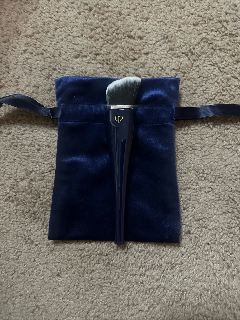 NEW Cle De Peau Full Coverage Makeup Brush